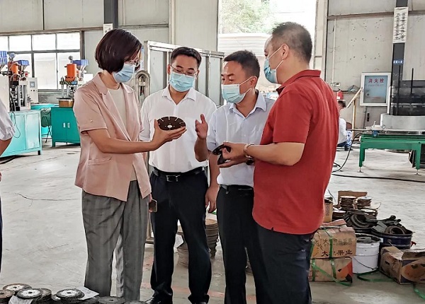 鄂州市委常委、統戰部部長(cháng)鄒霞一行蒞臨昌利公司調研指導